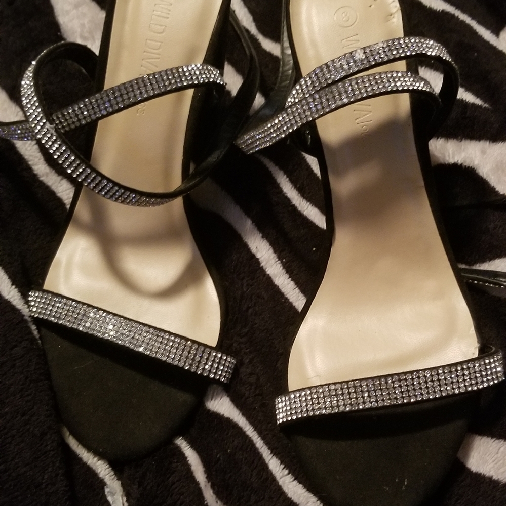 Trendy diamond Lace up block heels 💎